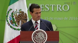 Peña Nieto destacó que los nuevos tiempos exigen a los maestros nuevas aptitudes y habilidades, de ahí la relevancia de la evaluación docente. (ESPECIAL) 