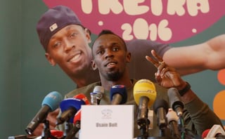 Referente a los nuevos casos de dopaje de Beijing 2008, Usain Bolt mencionó que 'es algo que ha manchado el deporte durante años'. (AP)