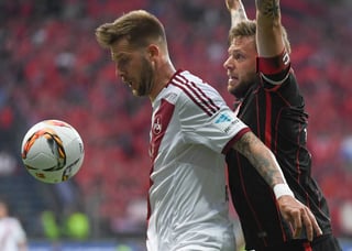 Frankfurt y Núremberg definirán el boleto por un lugar en la Bundesliga el lunes 23 de mayo. (EFE)