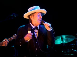 El galardonado cantautor estadounidense Bob Dylan, uno de los referentes más importantes de la música popular, celebra este martes 75 años de vida. (ARCHIVO)