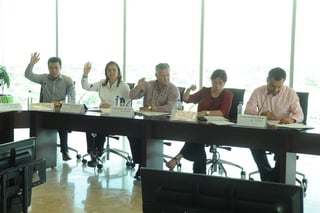 Los regidores aprobaron celebrar un contrato de Fideicomiso para la Administración del BRT Corredor Troncal de La Laguna. (FERNANDO COMPEÁN)