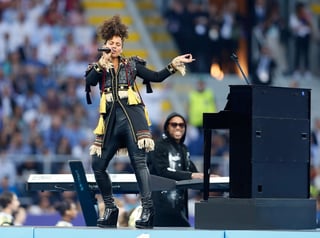 Alicia Keys brilló mientras caía la noche en Milán. (AP)