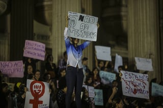 Riesgos. Miles protestaron ayer por la violencia de género que existe en Brasil en donde según estadísticas una mujer es violada cada 11 minutos.