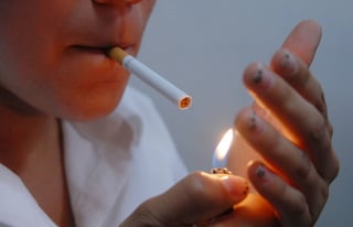 Sanción. Establecimientos son sancionados por no cumplir con la Ley General para el Control del Tabaco. (ARCHIVO)