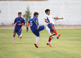 Colegio Guadiana de la ciudad de Durango, logró dos títulos en la rama varonil de futbol.