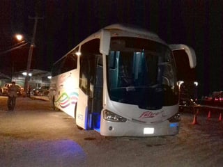 Comercio. Pasajeros asaltados se dirigían a Laredo, Tamaulipas, a comprar autos extranjeros. (EL SIGLO DE TORREÓN)