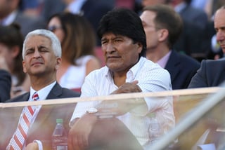En la víspera, el mandatario boliviano se reunió en California, Estados Unidos, con Gianni Infantino, presidente del máximo organismo futbolero, para concretar la petición a la espera de que se cumpla en 2025. (ARCHIVO)
