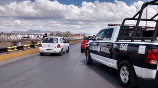 Durante la jornada electoral, se han mantenido los filtros de revisión en los cruces a Torreón. (FERNANDO COMPEÁN)
