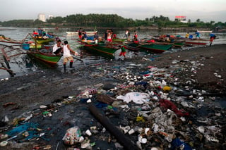 El activista calificó al plástico como un 'invento moderno' que está en todas partes, se consume en 15 minutos y después se desecha para quedar en el ambiente por décadas. (ARCHIVO)
