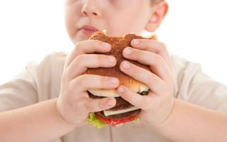 En aumento. La presencia de la hipertensión arterial en la niñez se debe a los malos hábitos en la alimentación.