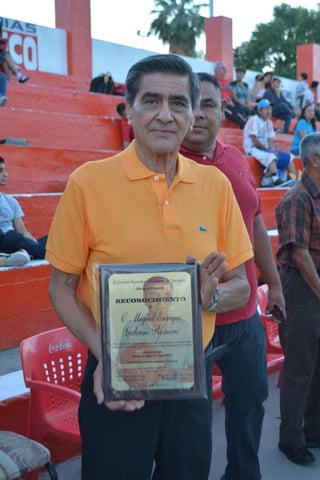 Miguel Enrique Galeano ha jugado basquet más de 50 años. 
