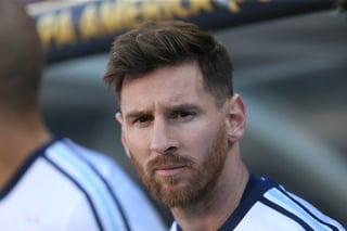 Gerardo 'Tata' Martino había asegurado que Messi iba a debutar en esta Copa América, aunque no especificó si desde el once inicial o como reemplazo.
