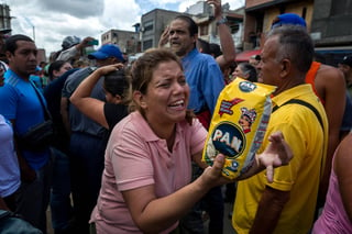 Desesperados. Cientos de personas salieron a protestar por la escasez de alimentos en Venezuela.