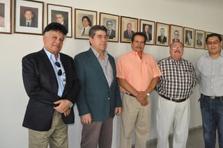 Mesa directiva. Juan Antonio Sifuentes fue electo presidente del CLIP, sustituye a Agustín Arellano. (FABIOLA P. CANEDO)