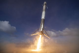 El satélite fue lanzado al espacio junto al ABS 2A, de la compañía Asian Broadcast Satellite, con sede en Bermudas, desde un cohete de la compañía SpaceX. (EFE)