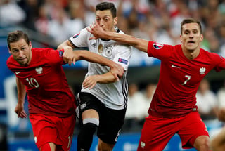 Alemania y Polonia desaprovecharon la oportunidad de hilar victorias tras empatar en el Estadio de Francia. Alemania Vs. Polonia, el primer 0-0