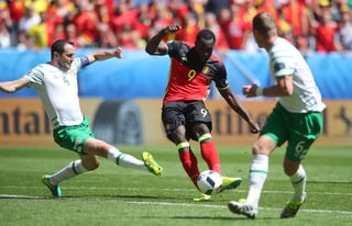 Con autoridad, Bélgica resolvió en la parte complementaria y se impuso 3-0 a República de Irlanda, en cotejo perteneciente al Grupo E. (AP)