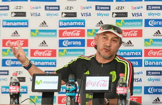 El técnico de la Selección Mexicana Olímpica, Raúl Gutiérrez, trata de inyectar de confianza al equipo que defenderá el título en Río. 