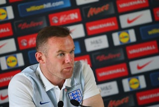 Rooney y otros cinco titulares fueron descansados en el último juego de la primera fasE. 