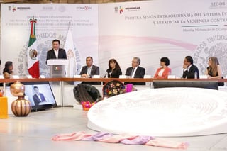 Osorio Chong emitió este lunes la declaratoria de alerta de género para 14 municipios de Michoacán. (TWITTER)