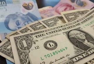 La divisa estadounidense cerró en 19.48 pesos en ventanillas de Banamex y Santander, su precio más caro en la historia. (TWITTER)