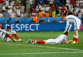 Esta eliminación se considera la humillación más grande de una selección inglesa desde la derrota ante Estados Unidos en el Mundial de 1950. (ARCHIVO)