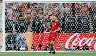 Cristiano Ronaldo celebrando el pase de Portugal a las semifinales del torneo. (AP)
