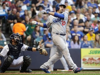 Adrián 'Titán' González le dio la victoria a los Dodgers. (AP)