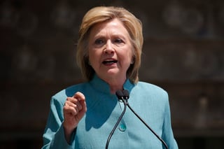 Clinton fue secretaria de Estado hasta principios de 2013. La mayoría de sus asesores principales dejaron la agencia poco después. (ARCHIVO)
