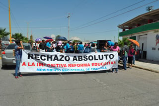 Manifestación. Los maestros partieron del bulevar José Santos Valdés, frente al estadio de beisbol, rumbo al Centro de la ciudad. (GUADALUPE MIRANDA)