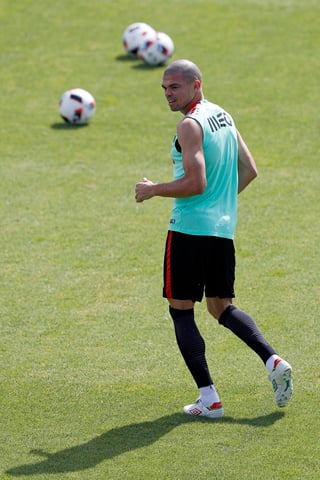 El defensa portugués Pepe tiene ganas de disputar la final. (EFE)