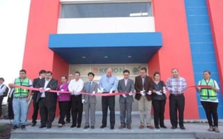 Con una inversión de 10 millones de dólares y la generación de hasta 500 empleos, fue inaugurada la planta coreana Kolon Industries en Ramos Arizpe. (TWITTER)

