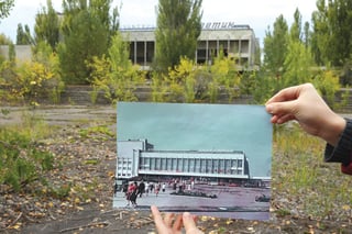 Comparación de la plaza principal de Prípiat y el centro cultural de la “Energetik” en 1986 y hoy en día. Foto: Sean Gallup/Getty