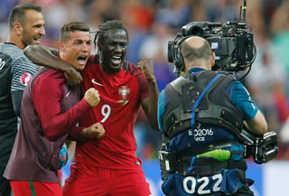 Con un gol de luso-guineano Éder en el minuto 109, Portugal conquistó el domingo pasado su primer título internacional, la Eurocopa, al derrotar a Francia, la selección anfitriona. (AP)