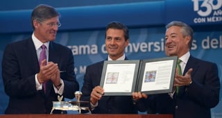 Deja presidencia. Una fotografía de Manuel Medina Mora junto al presidente Enrique Peña Nieto. 