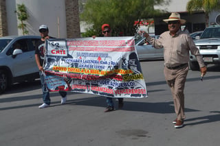 Protestas. Ayer el Magisterio Lagunero también protestó por los hechos violentos que se registraron en Nochixtlán, Oaxaca. (ANGÉLICA SANDOVAL)
