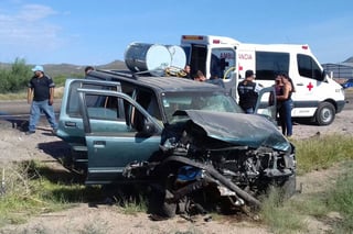Accidente. Grupo de danza sufre fatal accidente en Cuencamé. El accidente ocurrió entre una camioneta Explorer -en la que viajaba el grupo de danza- y un tráiler con doble remolque. 