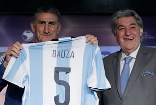 Edgardo Bauza fue presentado como director técnico de la selección de Argentina, y dijo que es probable que Messi no dispute el próximo partido de la Albiceleste. (AP)