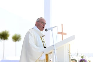 El pontífice invocó 'dones divinos de consuelo y fuerza' para 'todos los que lloran y sobre todo para los que se han visto afectados por esta tragedia'. (ARCHIVO)