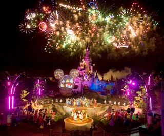 Entre principios de abril y finales de junio, la facturación de la filial europea de Disney, que cuenta con dos grandes parques de diversiones en las afueras de París, cayó en 9.0 por ciento. (ARCHIVO)