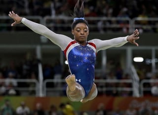 La estadounidense Simone Biles es la nueva campeona olímpica de gimnasia. (AP)