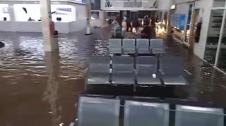 La Central de Autobuses de Durango se inundó por la intensa lluvia. (EL SIGLO DE TORREÓN) 