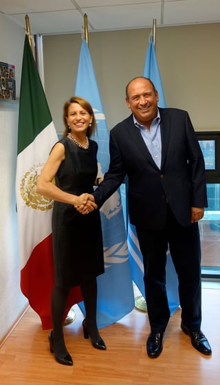 Saludo. El gobernador de Coahuila, Rubén Moreira Valdez, se reunió aquí con la directora y representante de la Oficina de la Unesco en México, Nuria Sanz. (CORTESÍA)