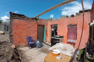 Más derrumbes. Suman alrededor de 60 viviendas afectadas en Lerdo, por reblandecimiento de la estructura a causa de las lluvias.