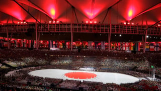 
En el mítico estadio Maracaná, Río entrego la bandera olímpica a Tokio. 