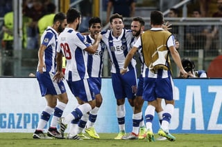 Porto goleó 3-0 a la Roma en el partido de vuela y disputará la próxima Champions. (AP)