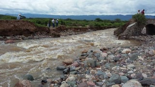 Impacto. En este lugar estaba un puente de piedra que fue destruido totalmente por el arroyo en el municipio de Rodeo.