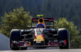 Max Verstappen marcó el tiempo más rápido en la segunda sesión de prácticas. (EFE)