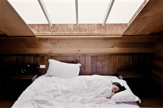 Dormir poco o no descansar bien resulta en el mismo pobre desempeño que si la persona hubiera consumido drogas.