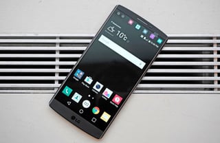 El LG V20 es también el primer dispositivo en el mundo que viene con el sistema operativo Android 7.0 Nougat precargado. (ESPECIAL)